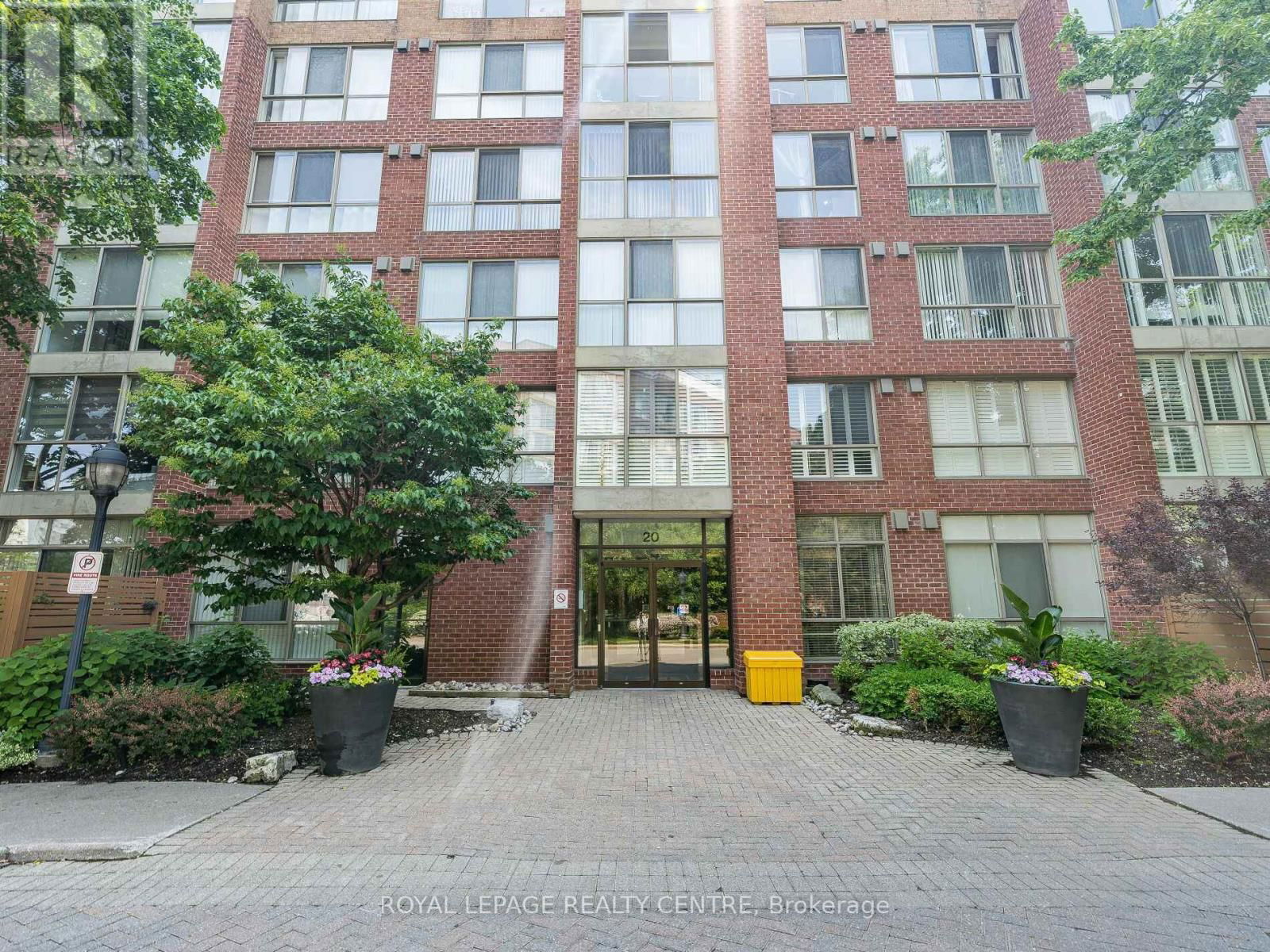 402 - 20 SOUTHPORT STREET Image 1