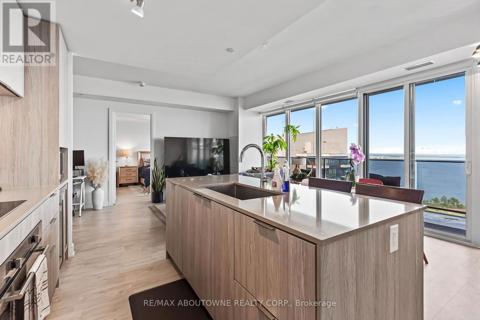 4005 - 70 ANNIE CRAIG DRIVE Image 10