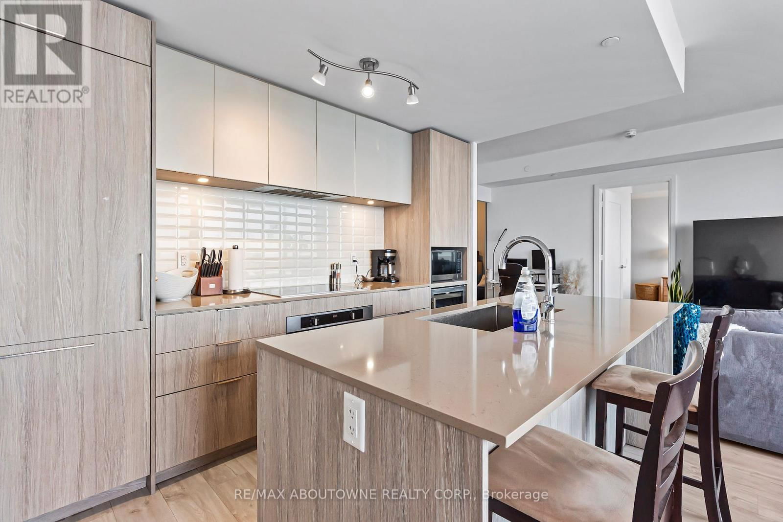 4005 - 70 ANNIE CRAIG DRIVE Image 11