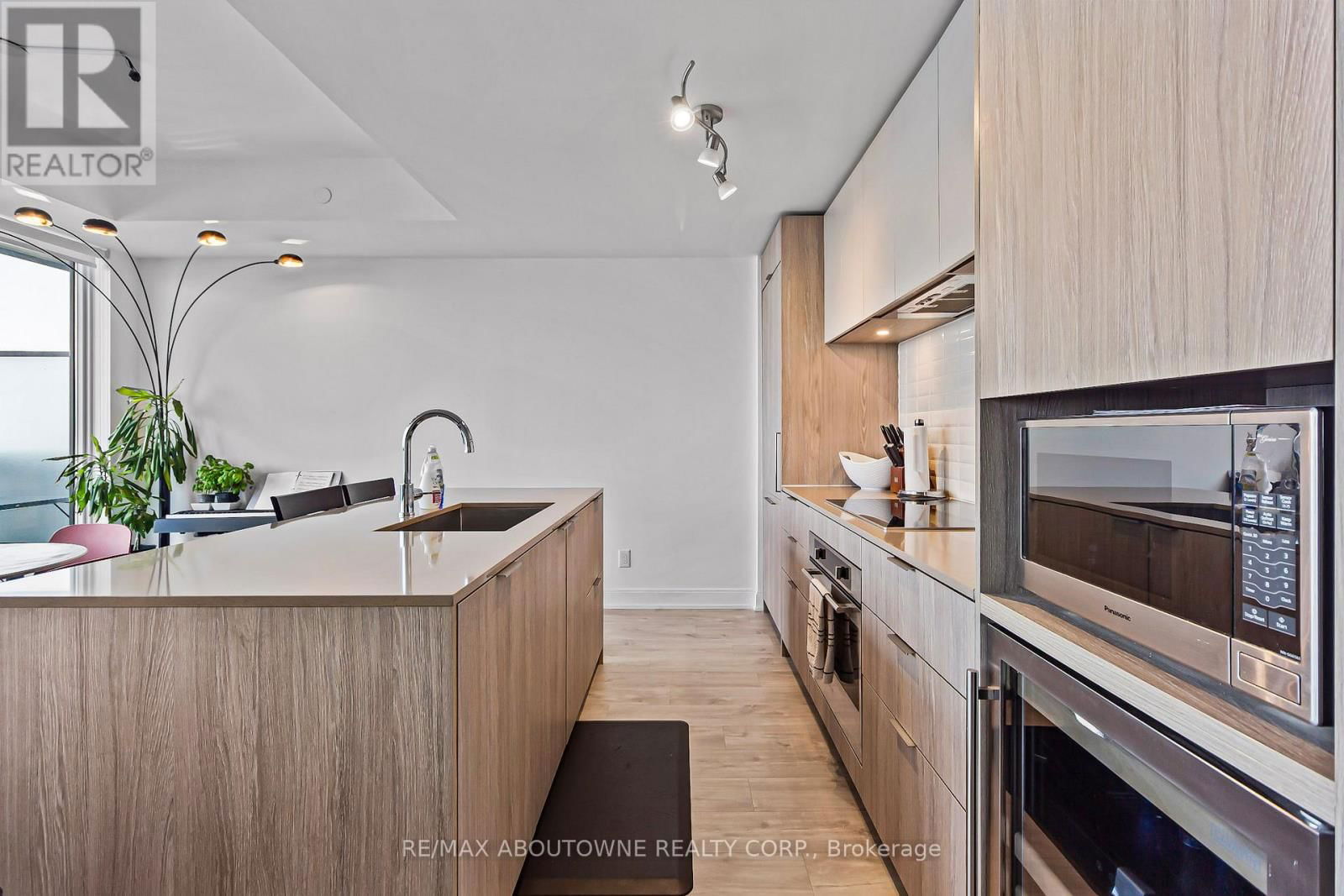 4005 - 70 ANNIE CRAIG DRIVE Image 7