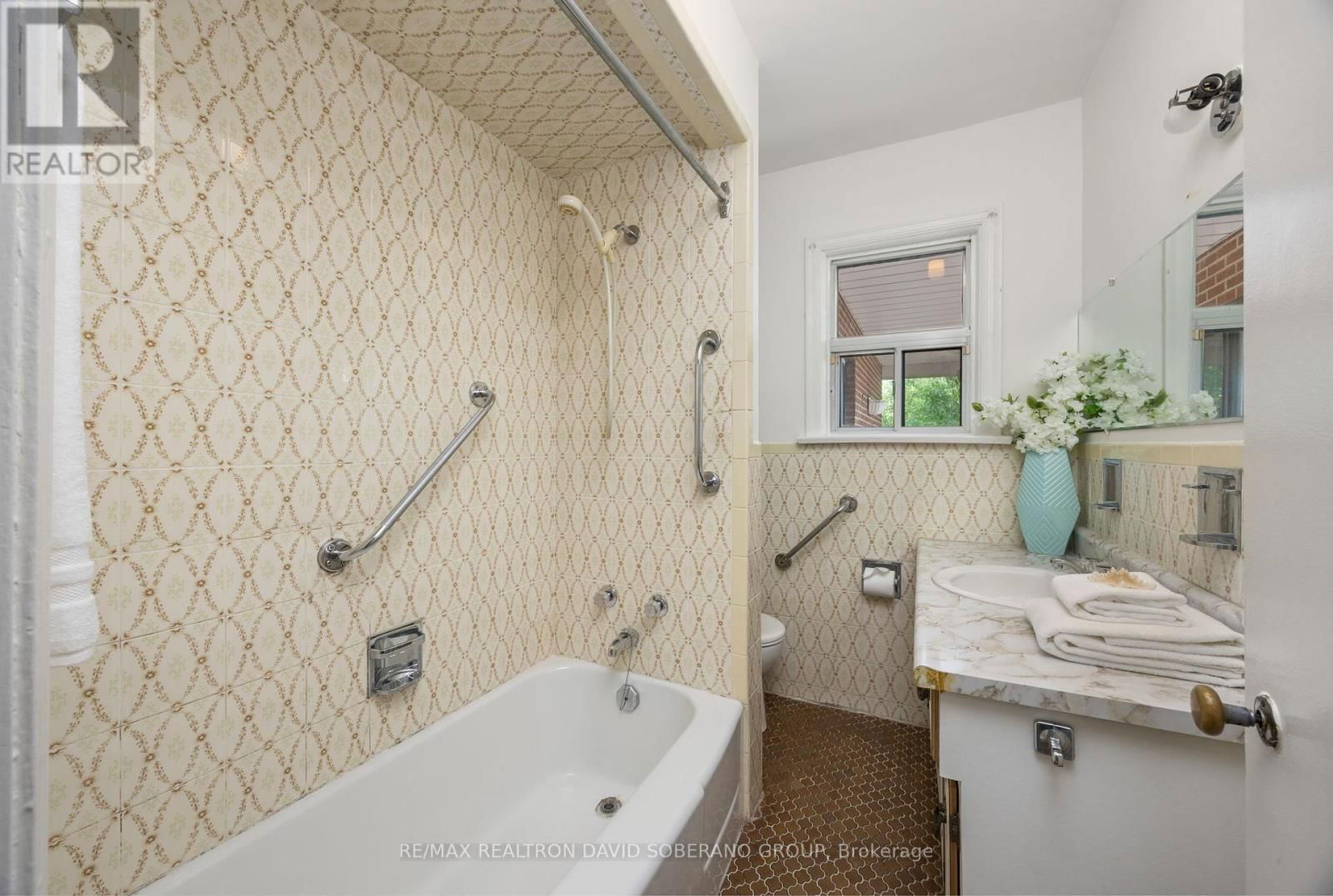 53 FLAMBOROUGH DRIVE Image 15
