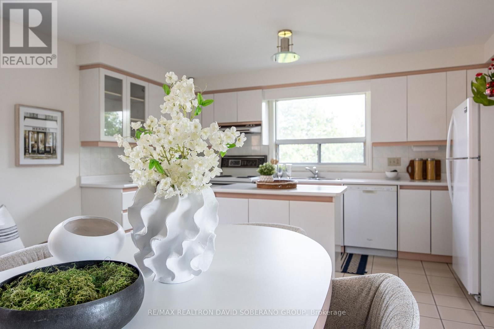 53 FLAMBOROUGH DRIVE Image 17