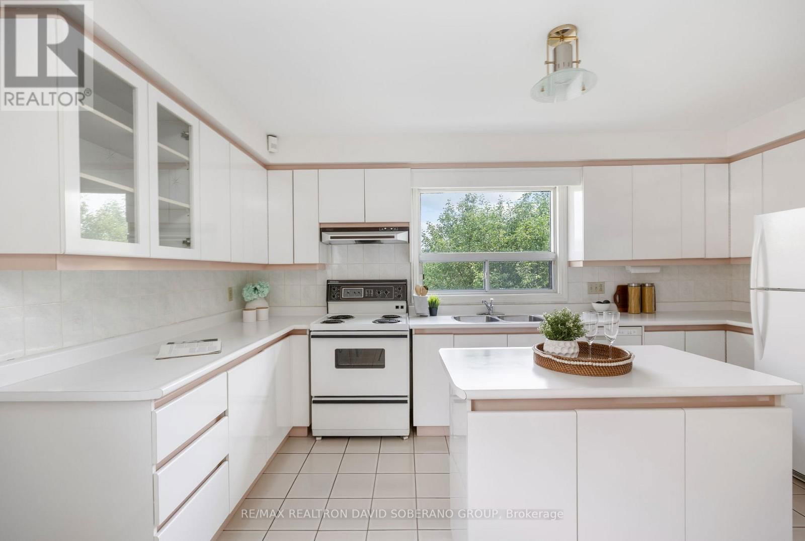 53 FLAMBOROUGH DRIVE Image 20