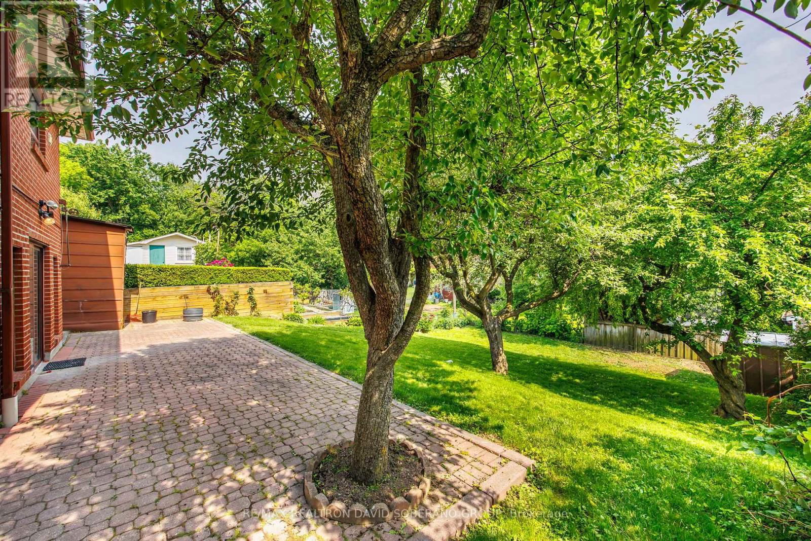 53 FLAMBOROUGH DRIVE Image 36