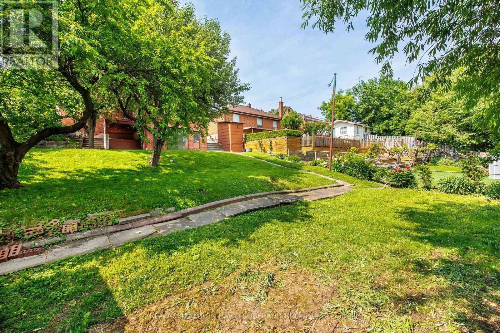 53 FLAMBOROUGH DRIVE Image 39