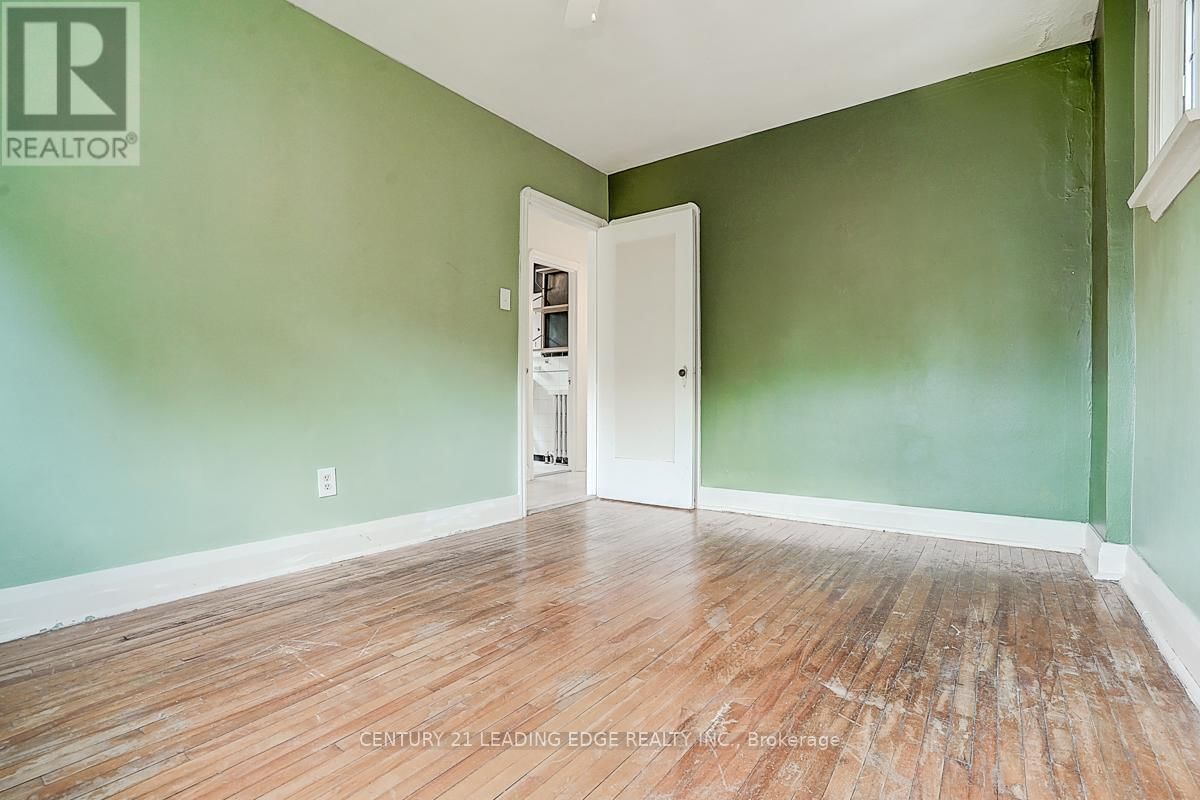 1173 ISLINGTON AVENUE EAST Image 26