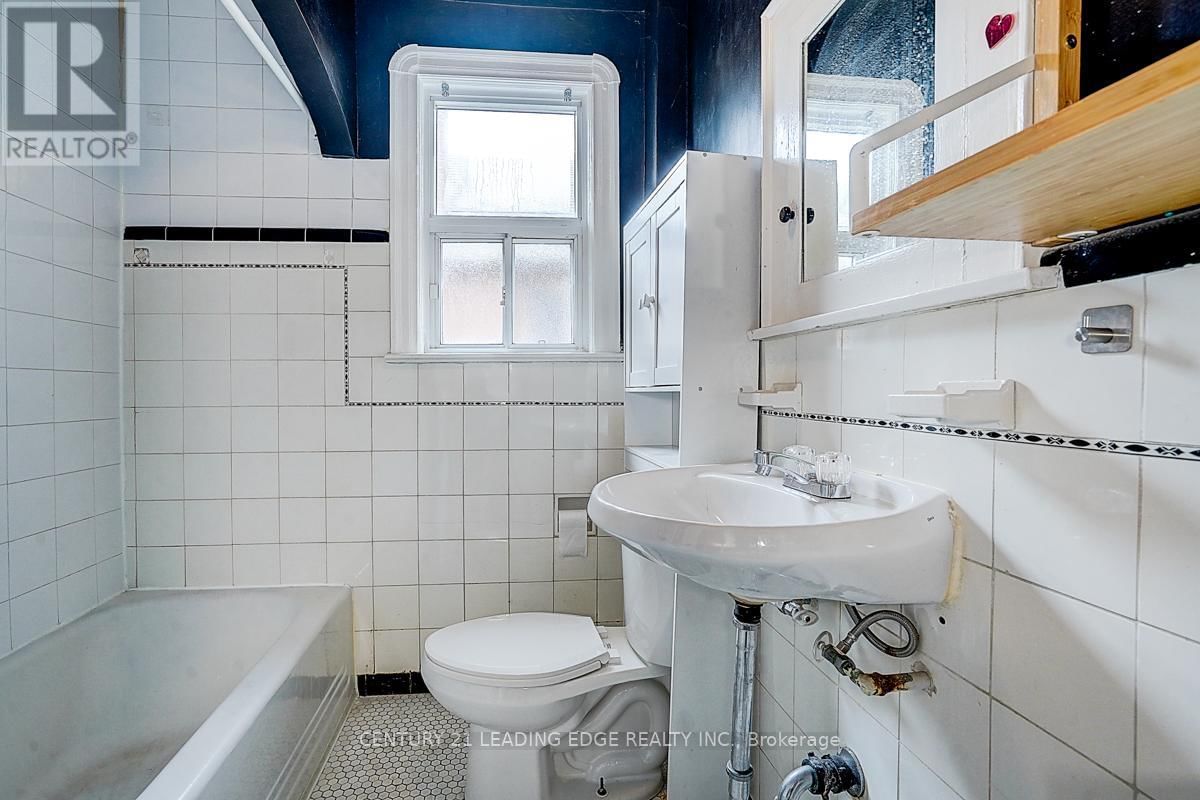 1173 ISLINGTON AVENUE EAST Image 29