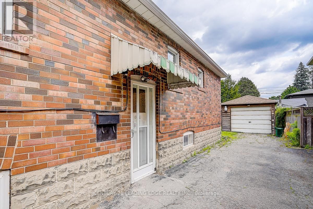 1173 ISLINGTON AVENUE EAST Image 5