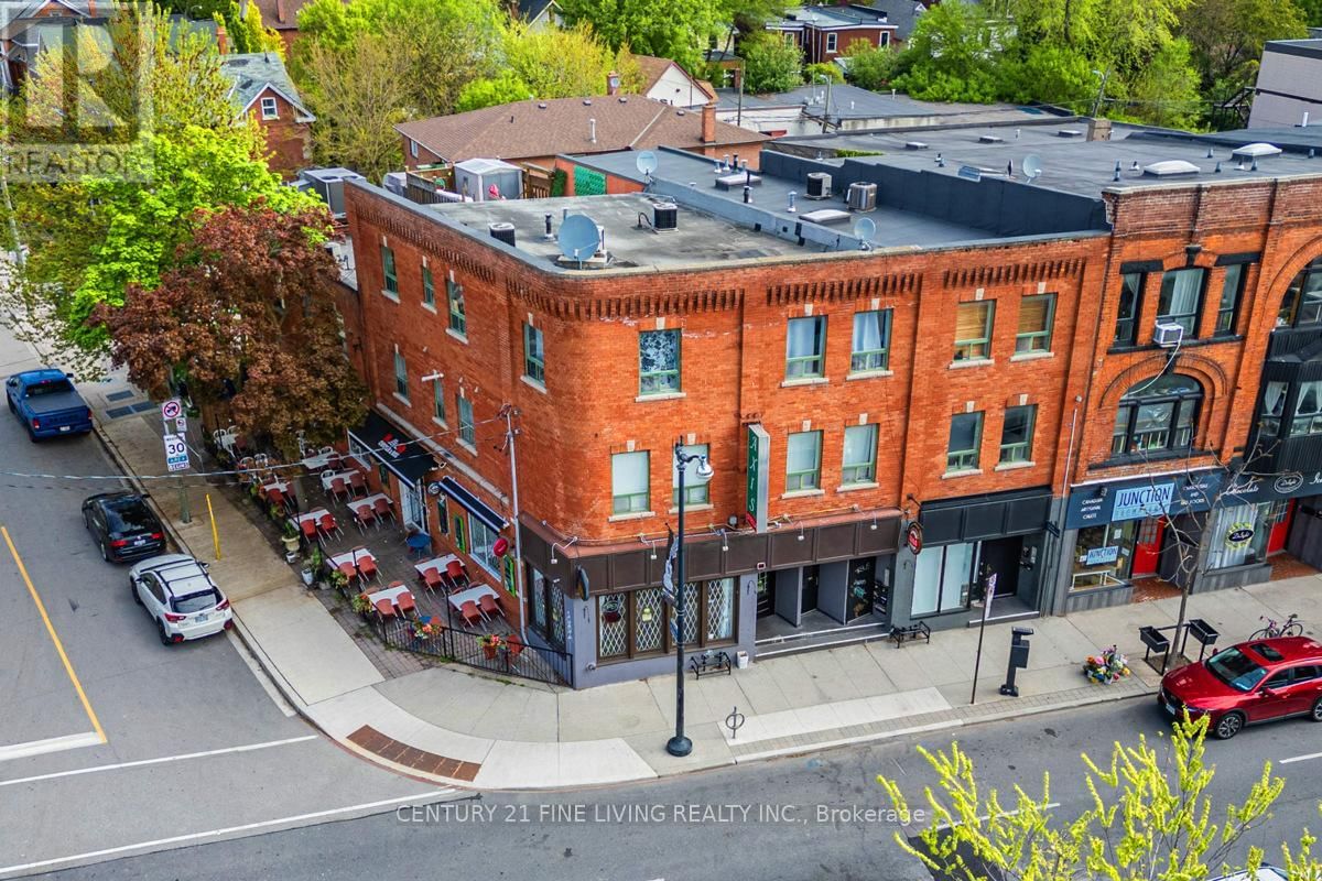 3048 DUNDAS STREET WEST Image 1