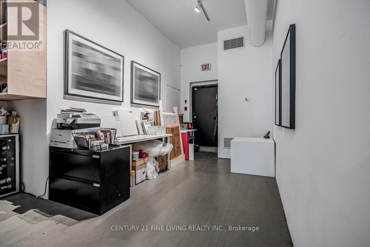 3048 DUNDAS STREET WEST Image 12