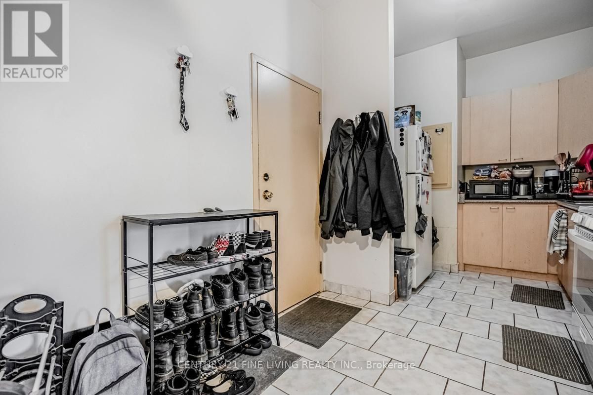 3048 DUNDAS STREET WEST Image 14