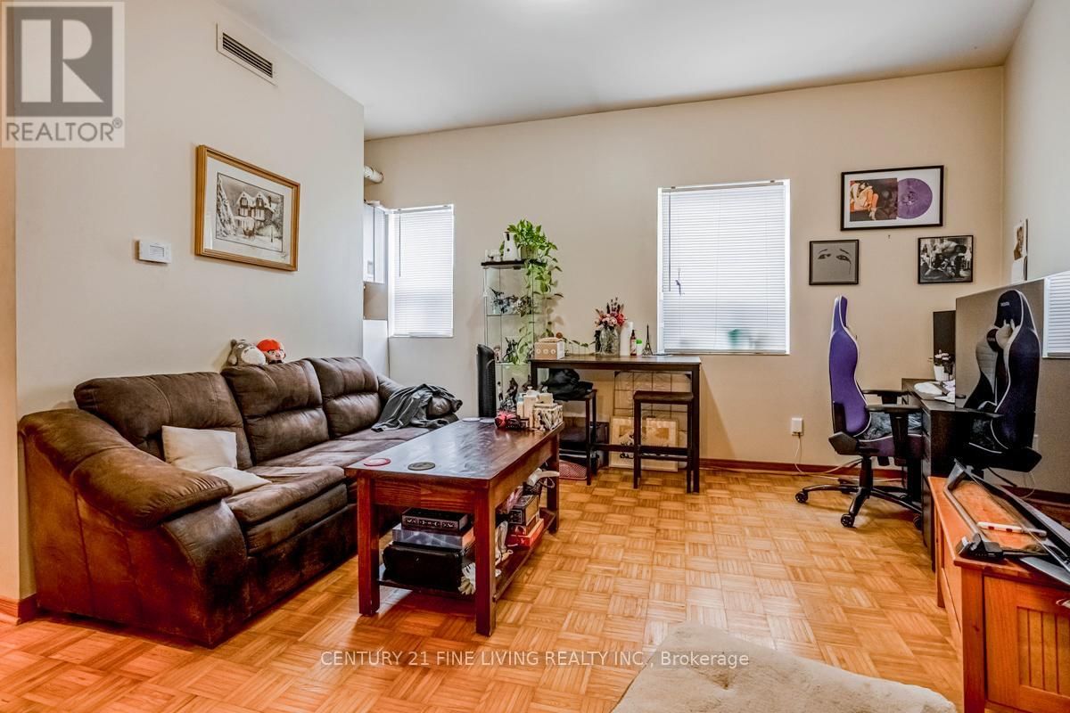 3048 DUNDAS STREET WEST Image 15