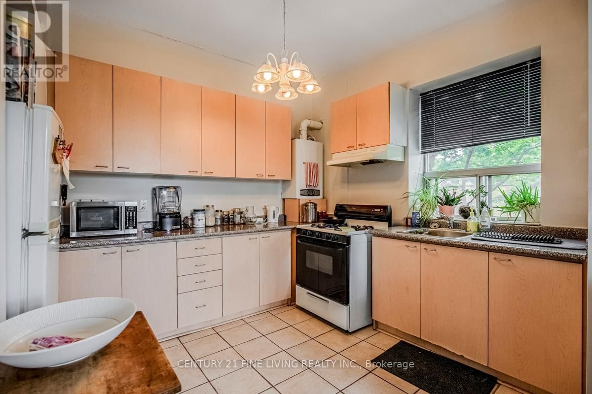 3048 DUNDAS STREET WEST Image 17