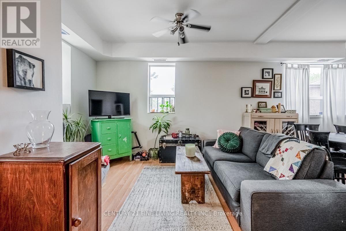 3048 DUNDAS STREET WEST Image 18