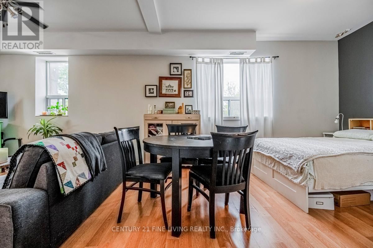 3048 DUNDAS STREET WEST Image 19