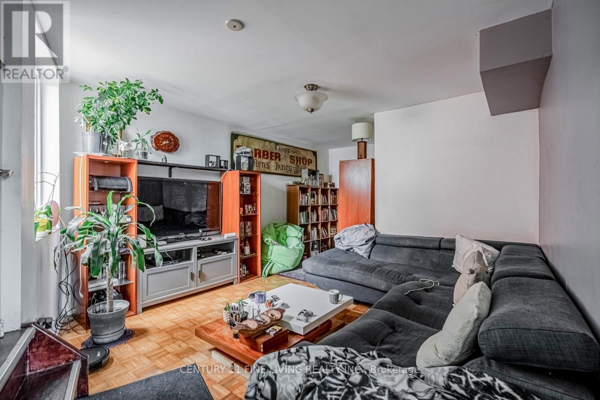 3048 DUNDAS STREET WEST Image 24