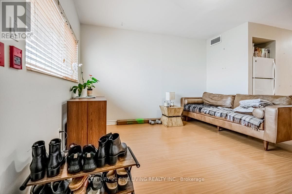 3048 DUNDAS STREET WEST Image 28