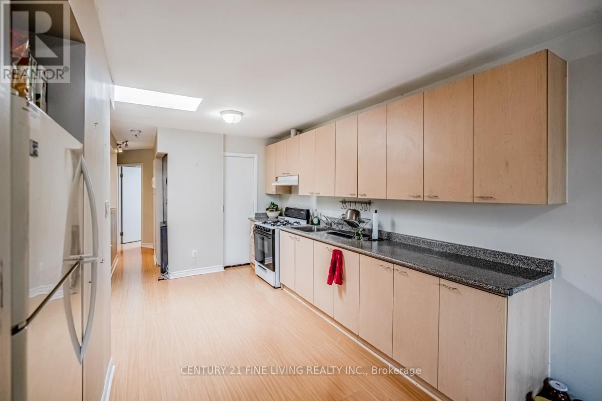 3048 DUNDAS STREET WEST Image 30