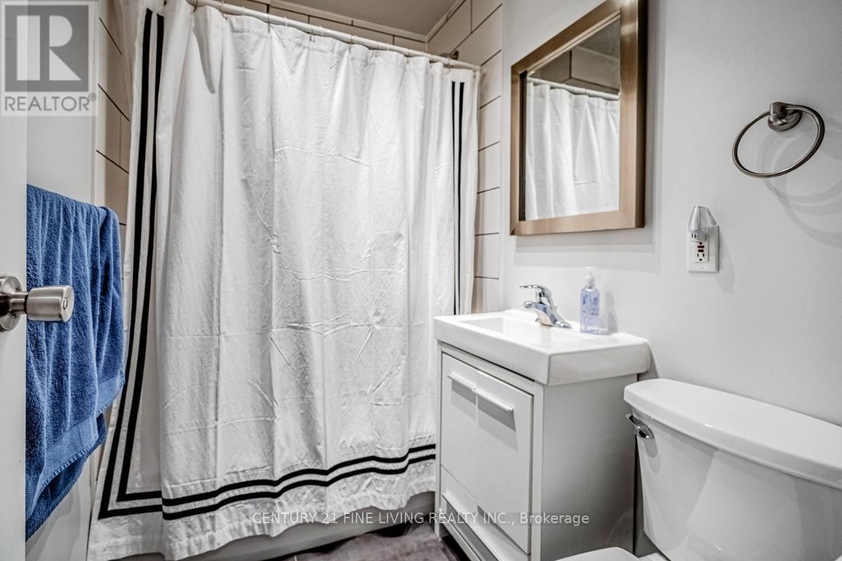 3048 DUNDAS STREET WEST Image 31
