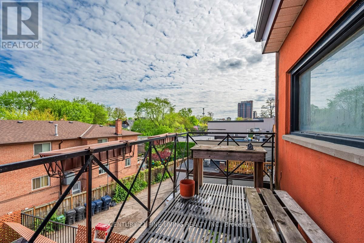 3048 DUNDAS STREET WEST Image 34