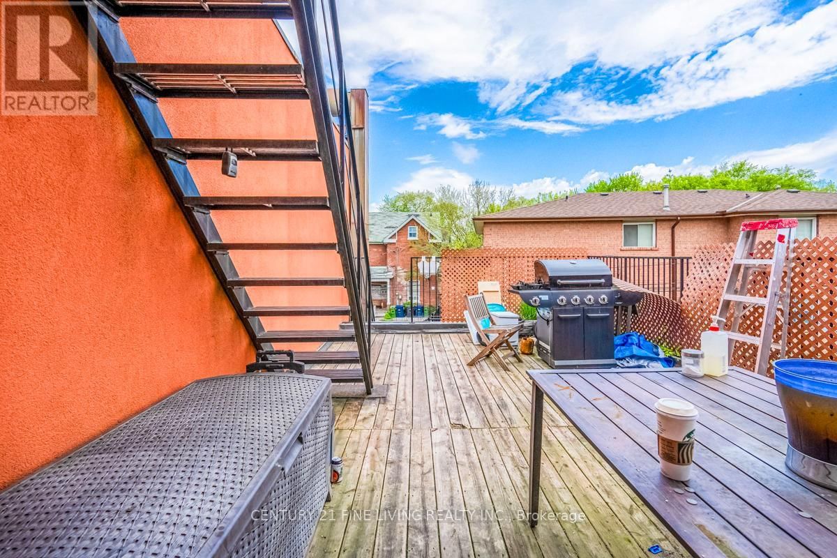 3048 DUNDAS STREET WEST Image 35