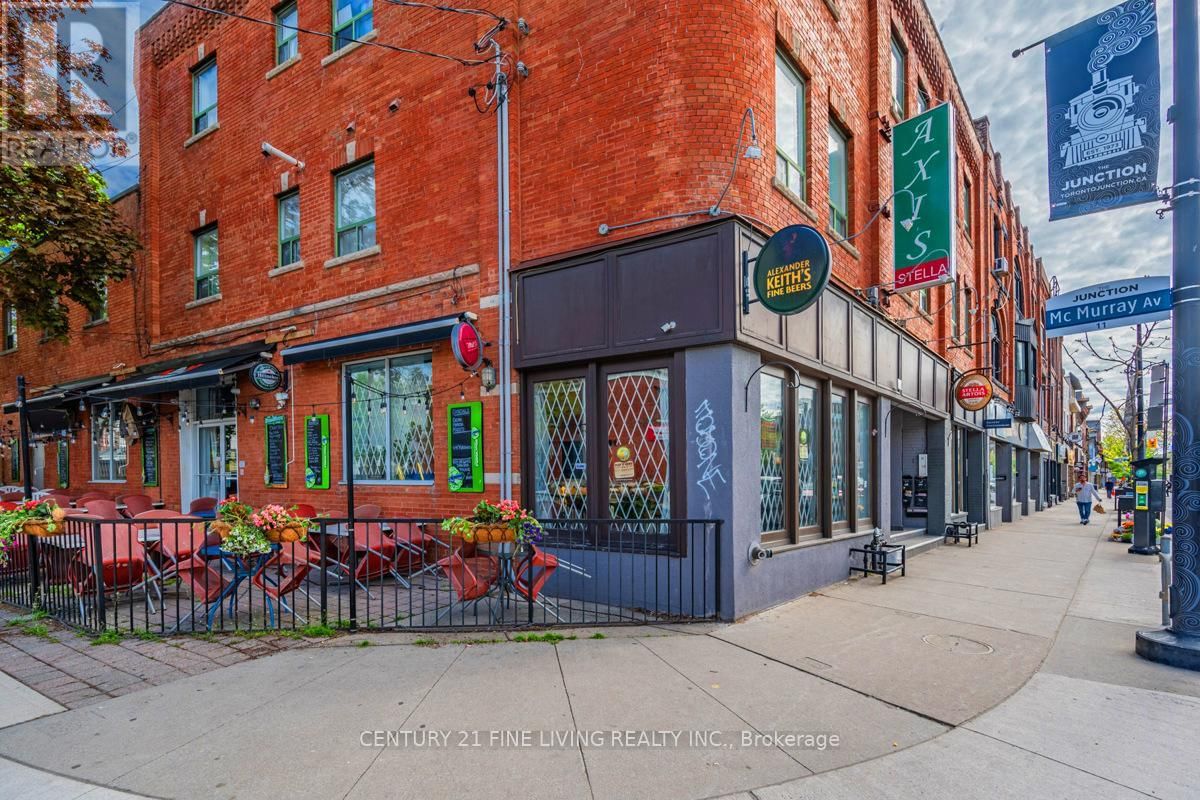 3048 DUNDAS STREET WEST Image 4