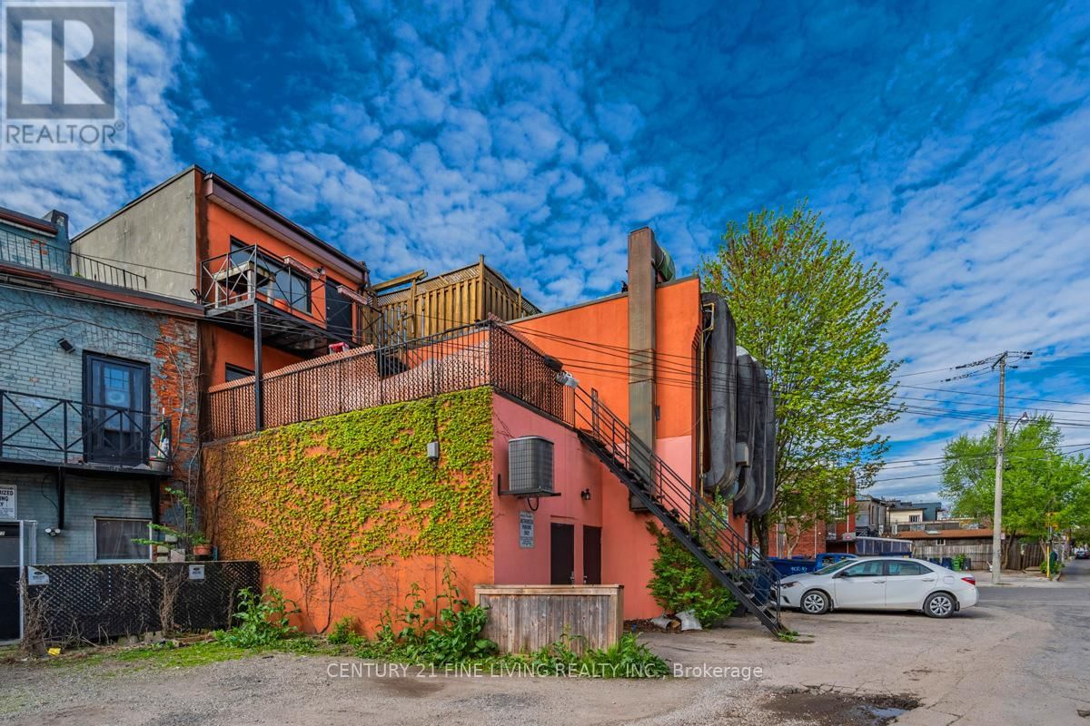 3048 DUNDAS STREET WEST Image 39