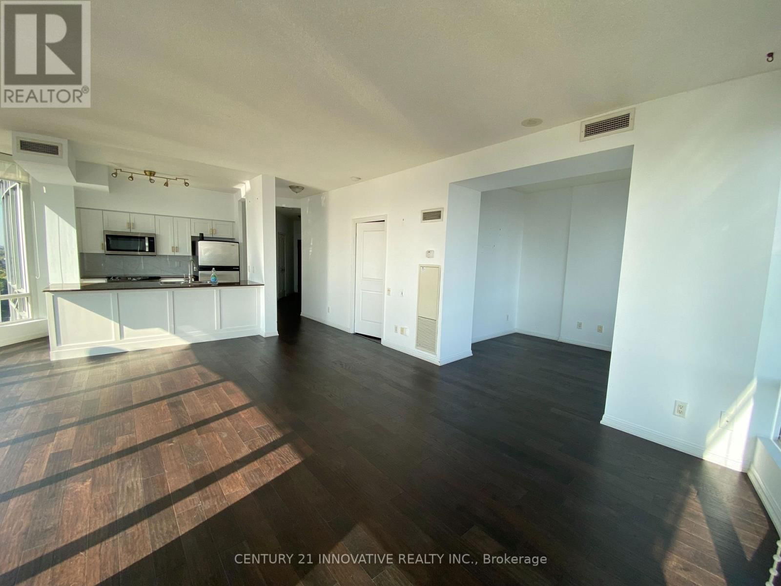 2010 - 15 WINDERMERE AVENUE Image 9