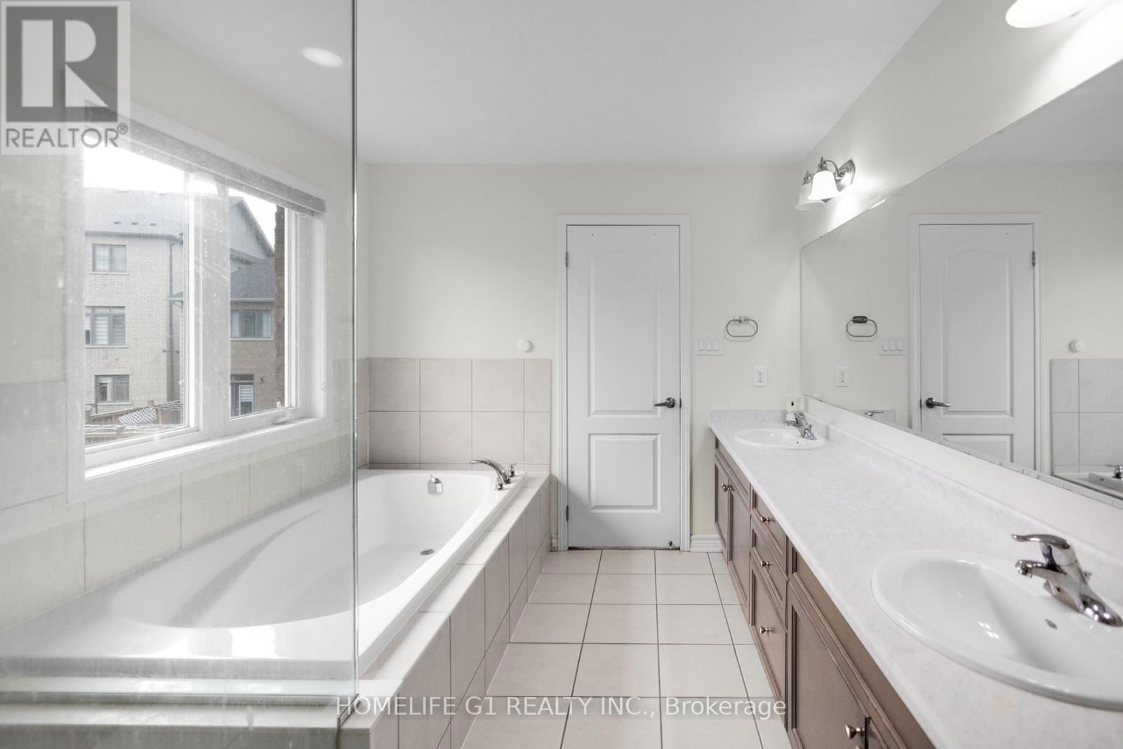 158 THORNBUSH BOULEVARD Image 18