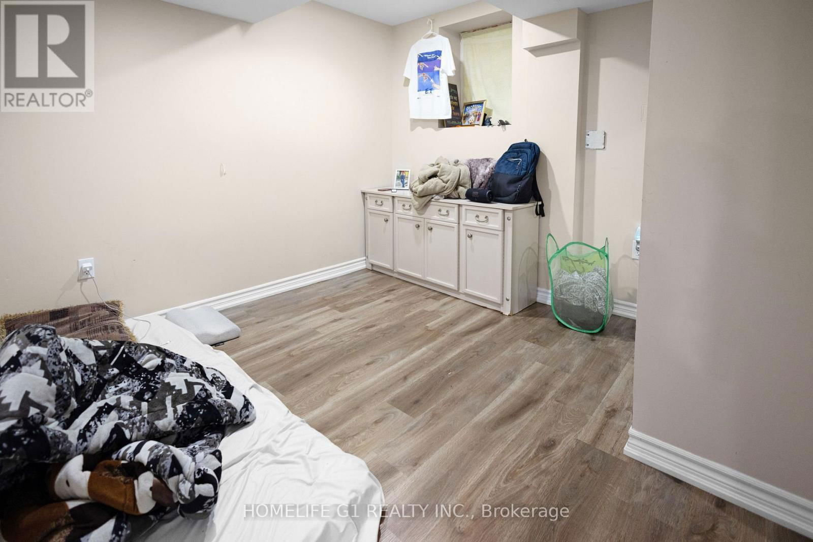 158 THORNBUSH BOULEVARD Image 34
