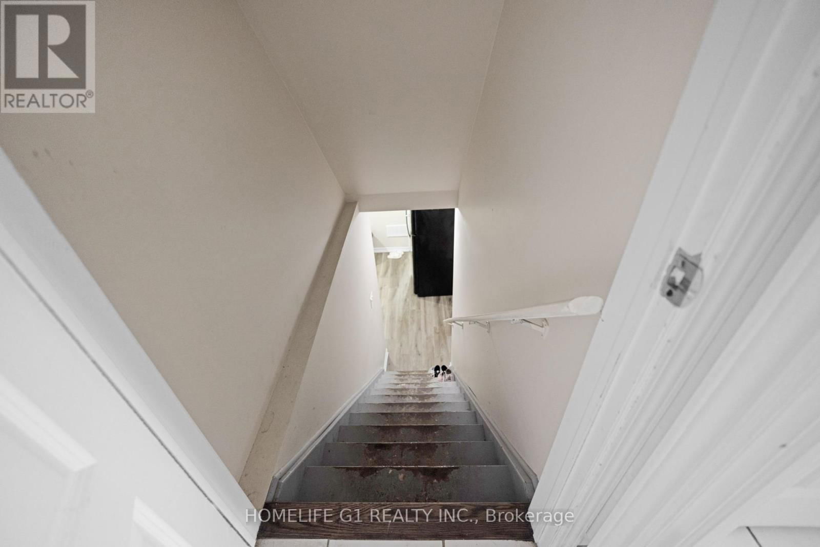 158 THORNBUSH BOULEVARD Image 36