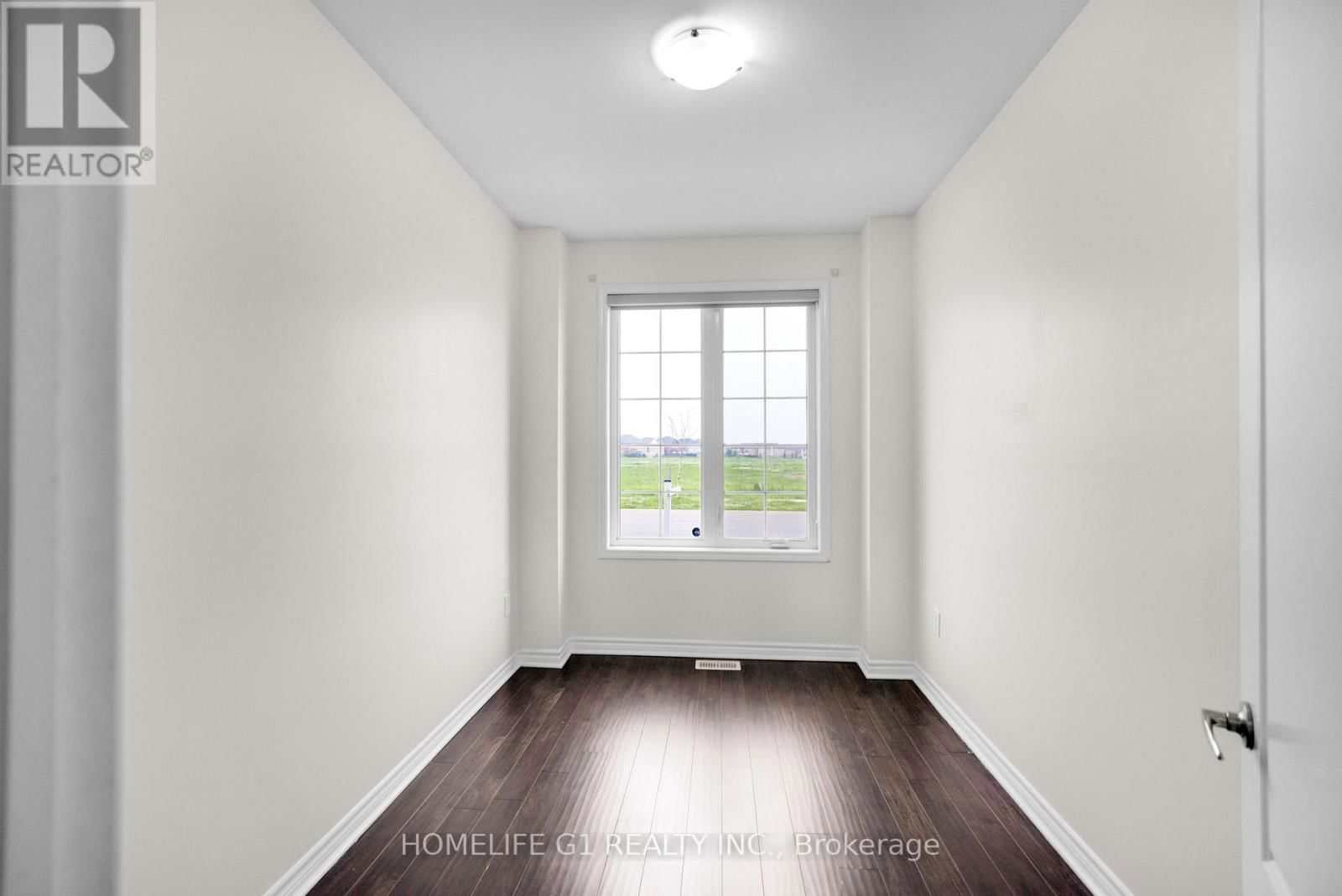 158 THORNBUSH BOULEVARD Image 6