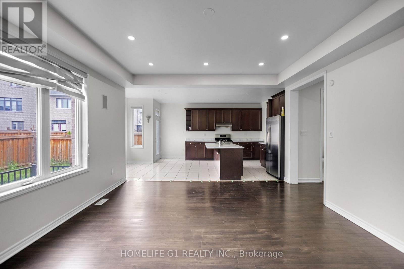 158 THORNBUSH BOULEVARD Image 8