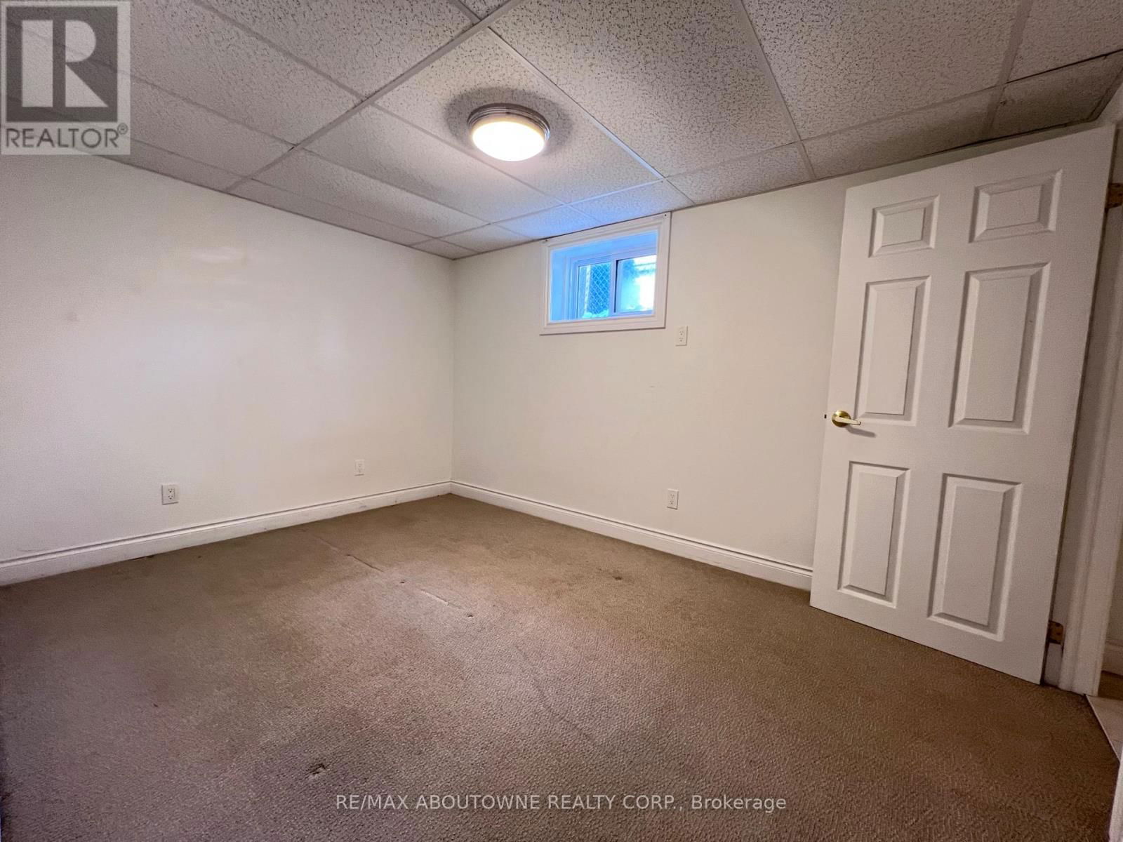Unit 2 - 242 KINGS COURT CRESCENT Image 8