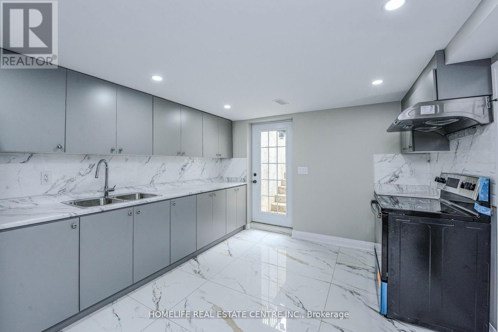 37 NEWLYN CRESCENT Image 30
