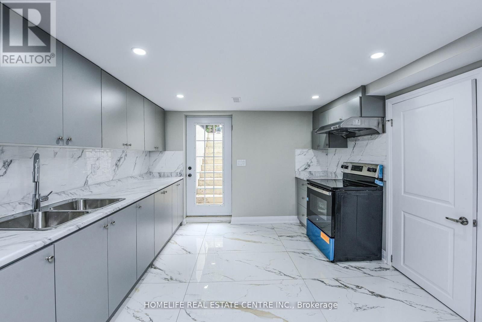 37 NEWLYN CRESCENT Image 31