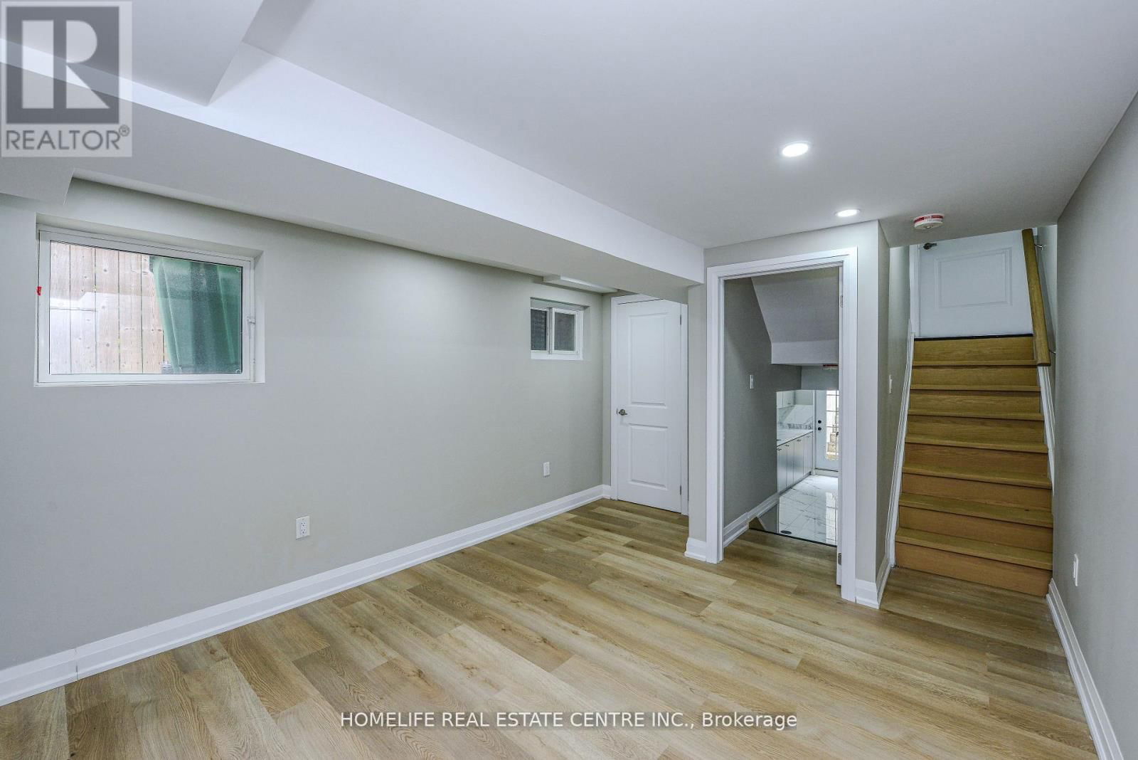 37 NEWLYN CRESCENT Image 39