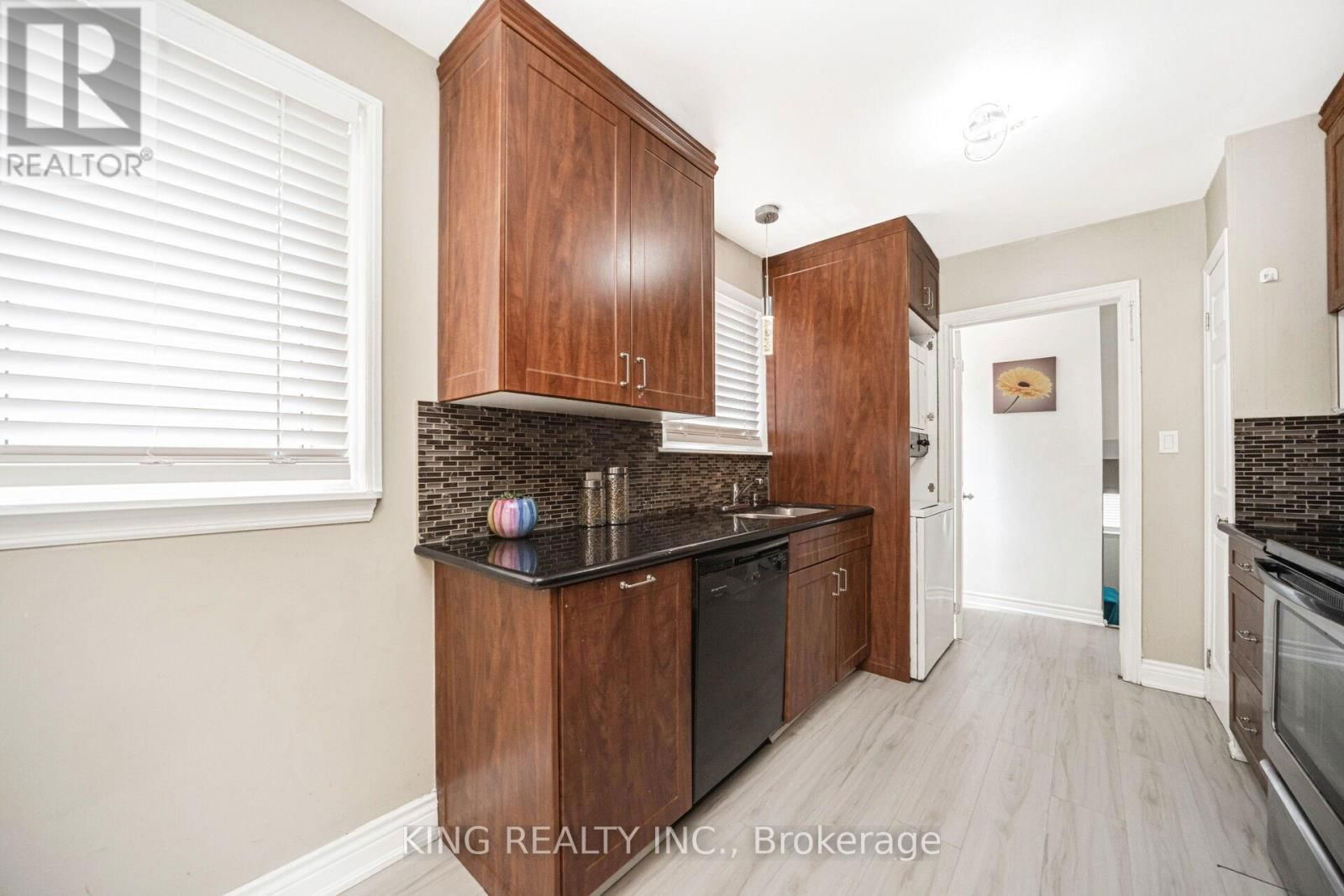 26 DAVENPORT CRESCENT Image 15