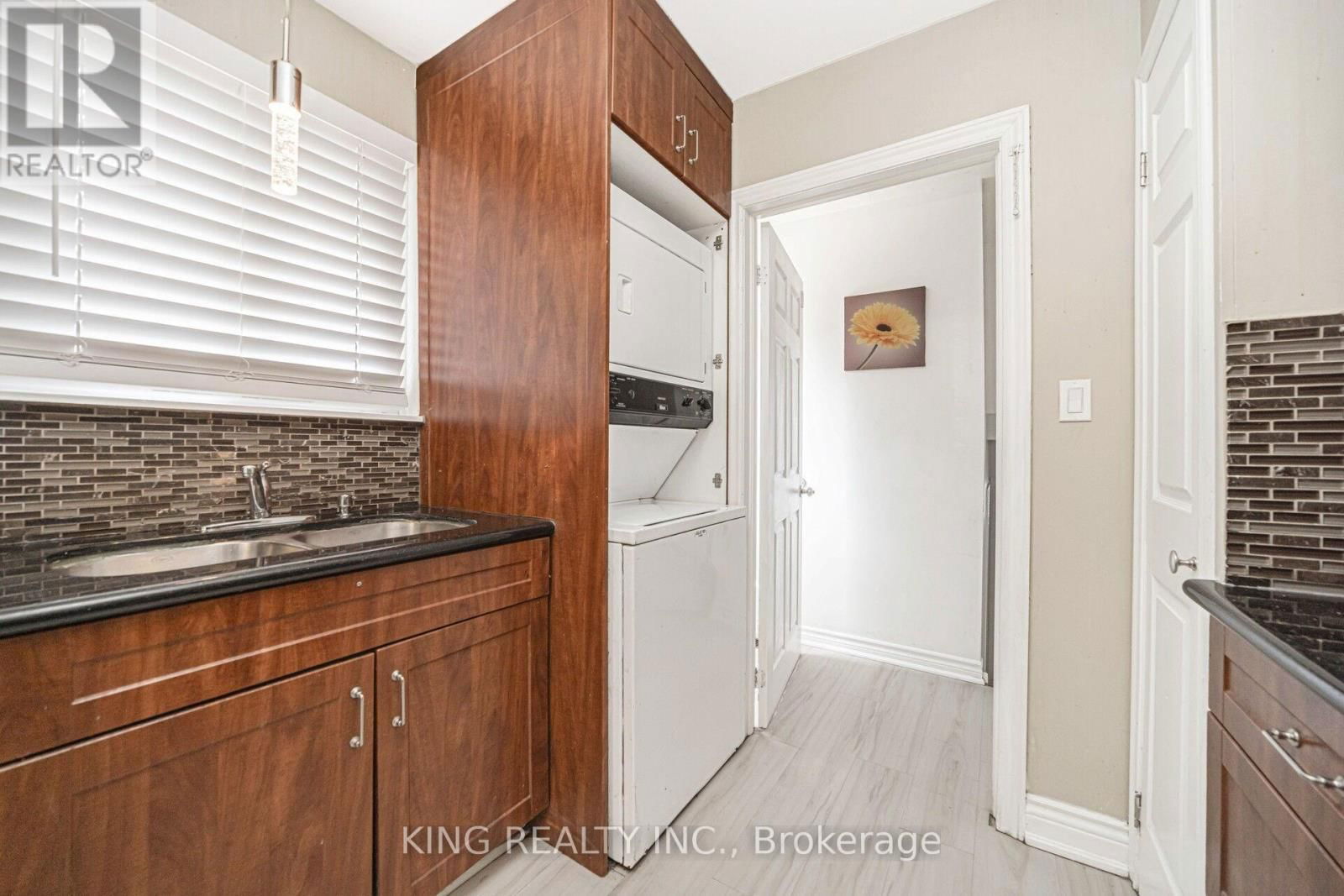 26 DAVENPORT CRESCENT Image 16