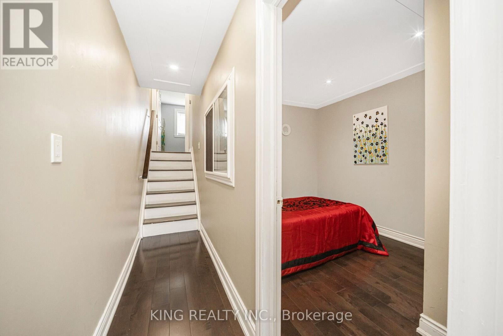 26 DAVENPORT CRESCENT Image 19