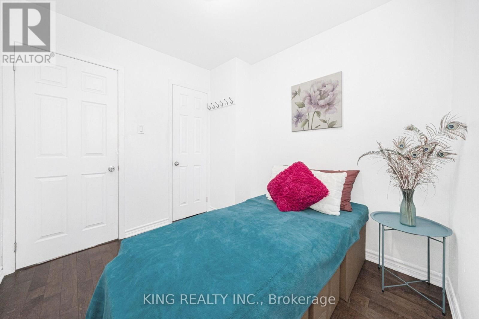 26 DAVENPORT CRESCENT Image 35