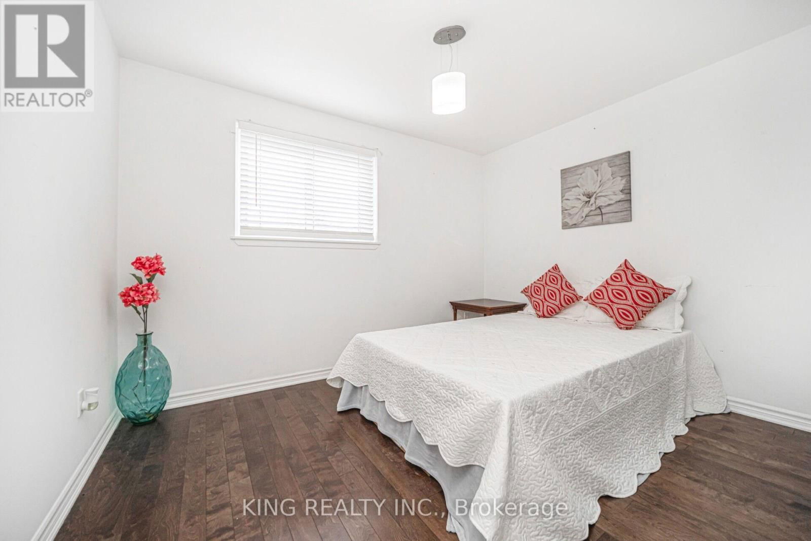 26 DAVENPORT CRESCENT Image 36