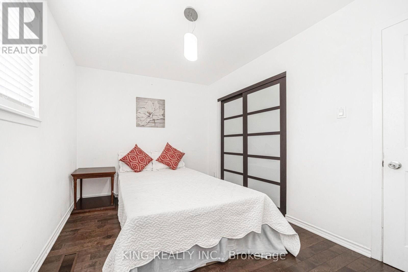 26 DAVENPORT CRESCENT Image 37