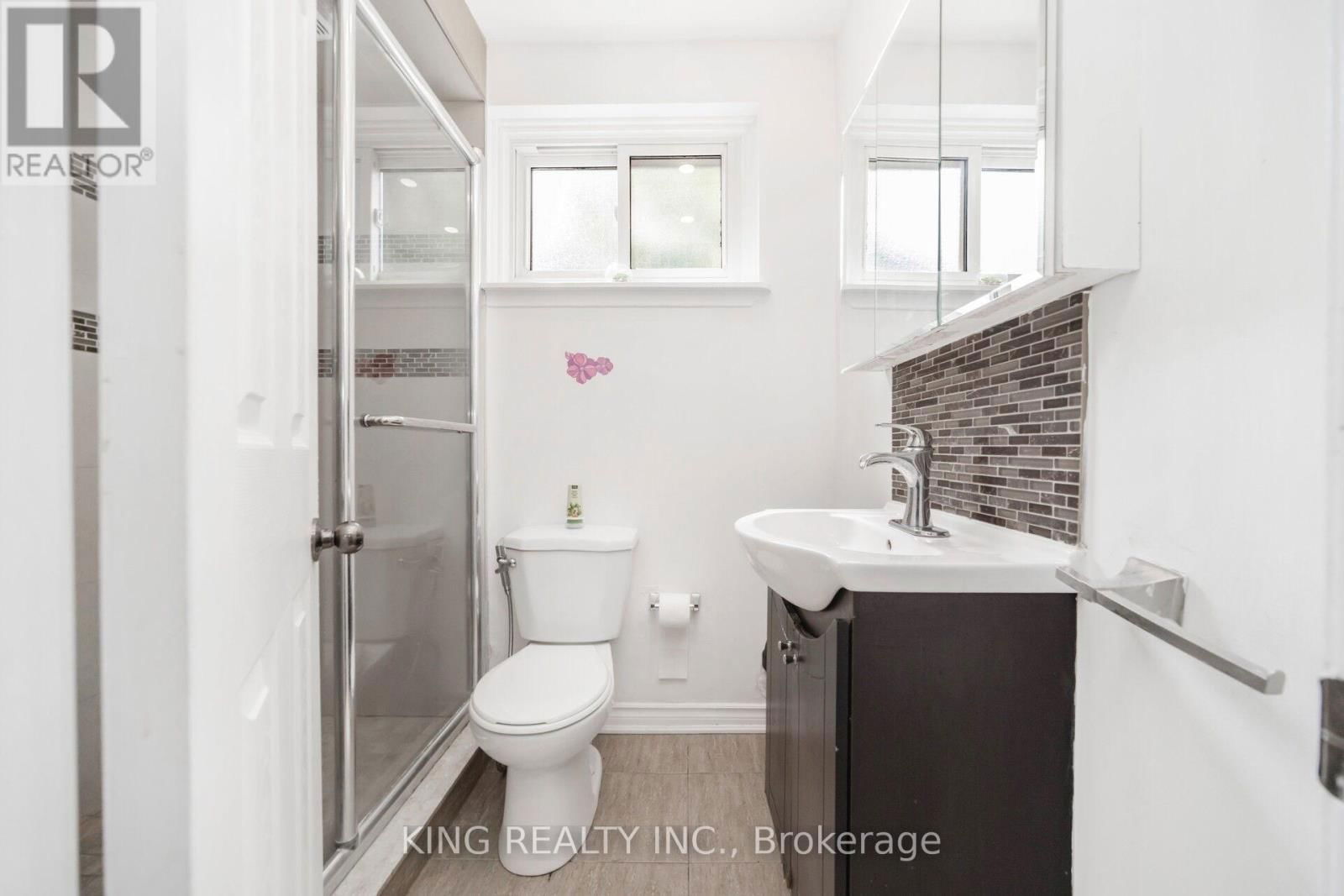 26 DAVENPORT CRESCENT Image 38