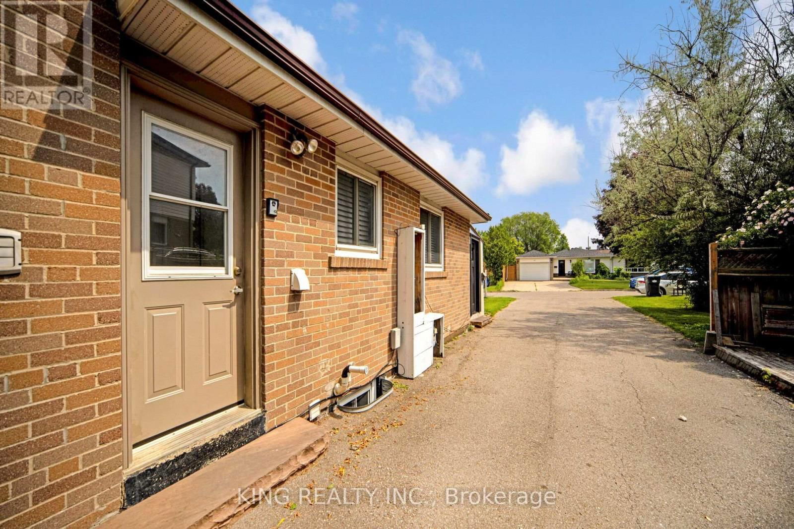 26 DAVENPORT CRESCENT Image 4