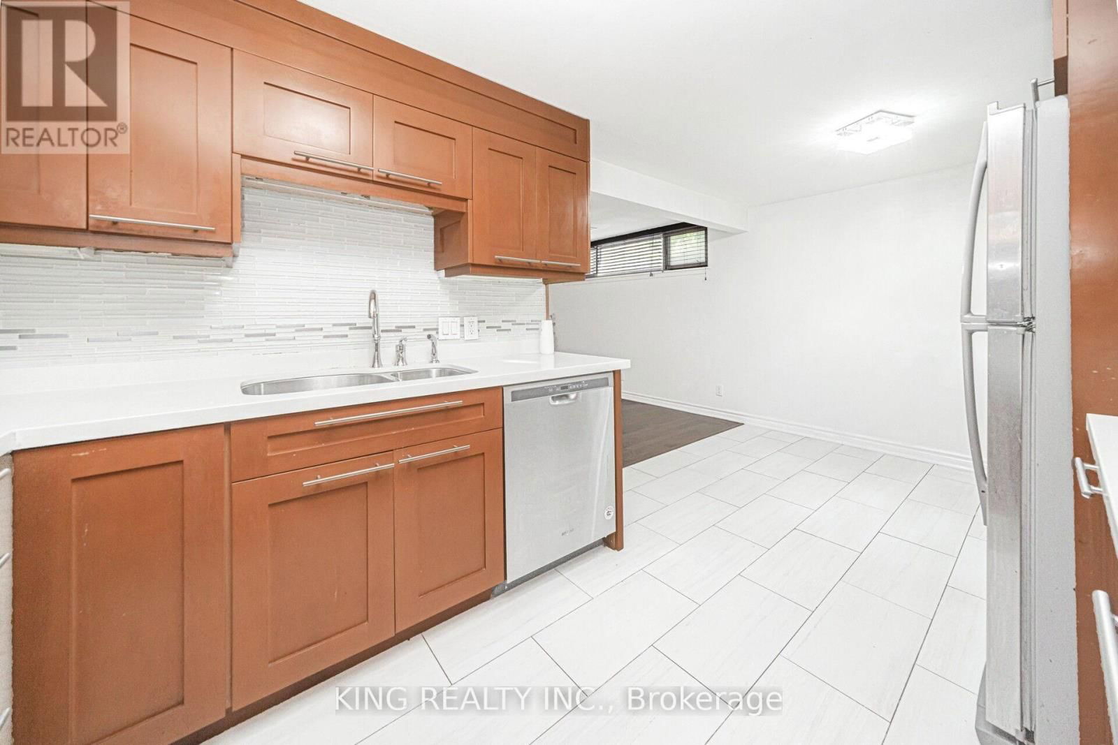26 DAVENPORT CRESCENT Image 46