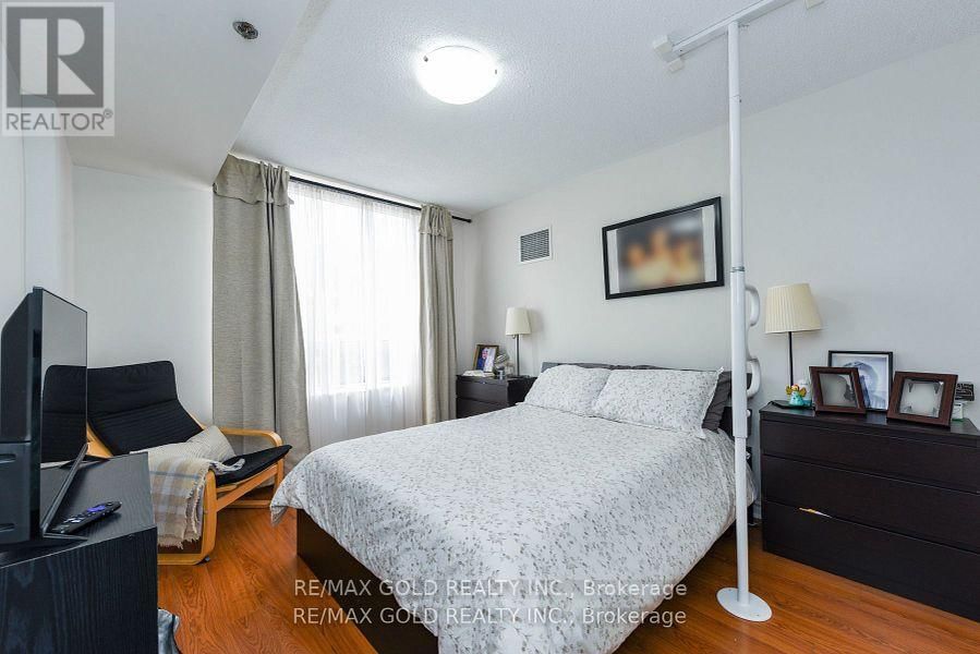 2411 - 100 BURLOAK DRIVE Image 22