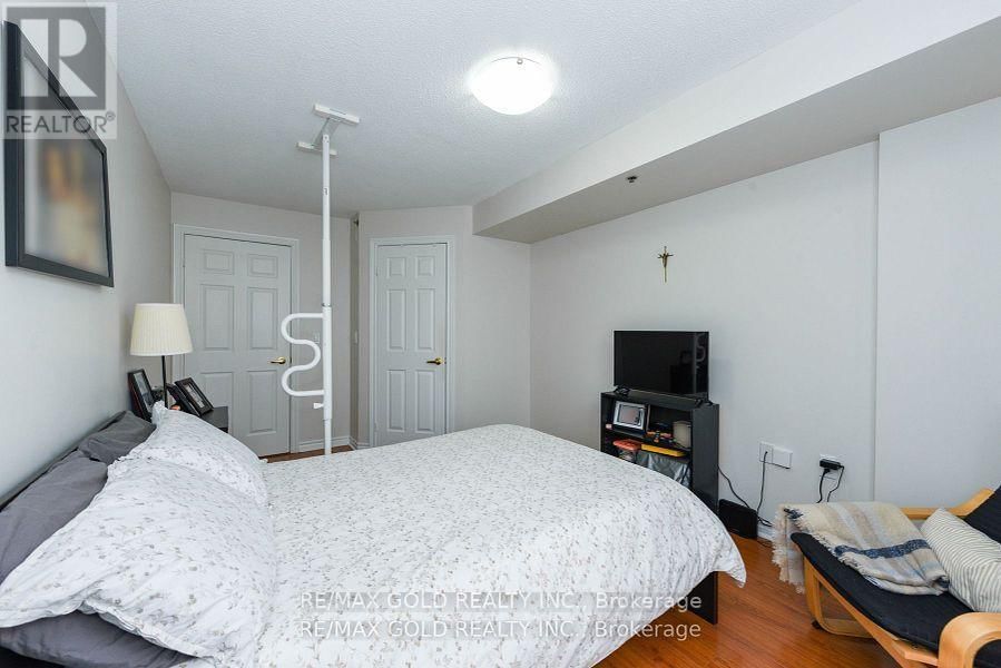2411 - 100 BURLOAK DRIVE Image 24