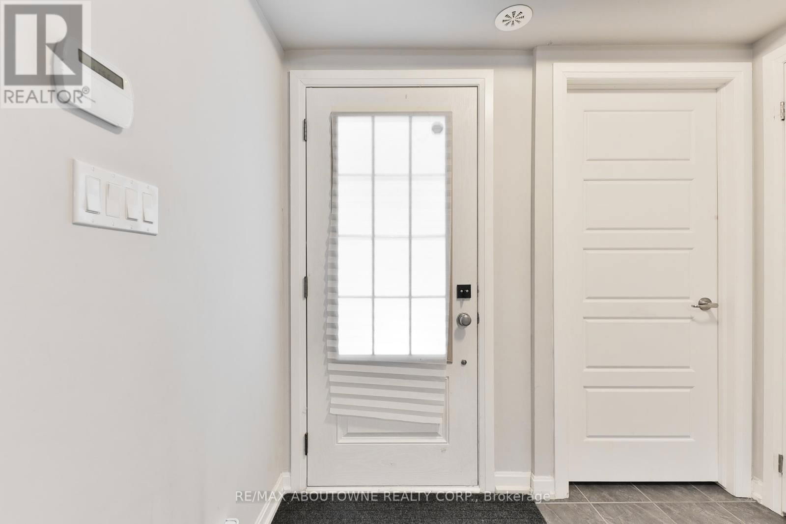 299 JEMIMA DRIVE Image 10