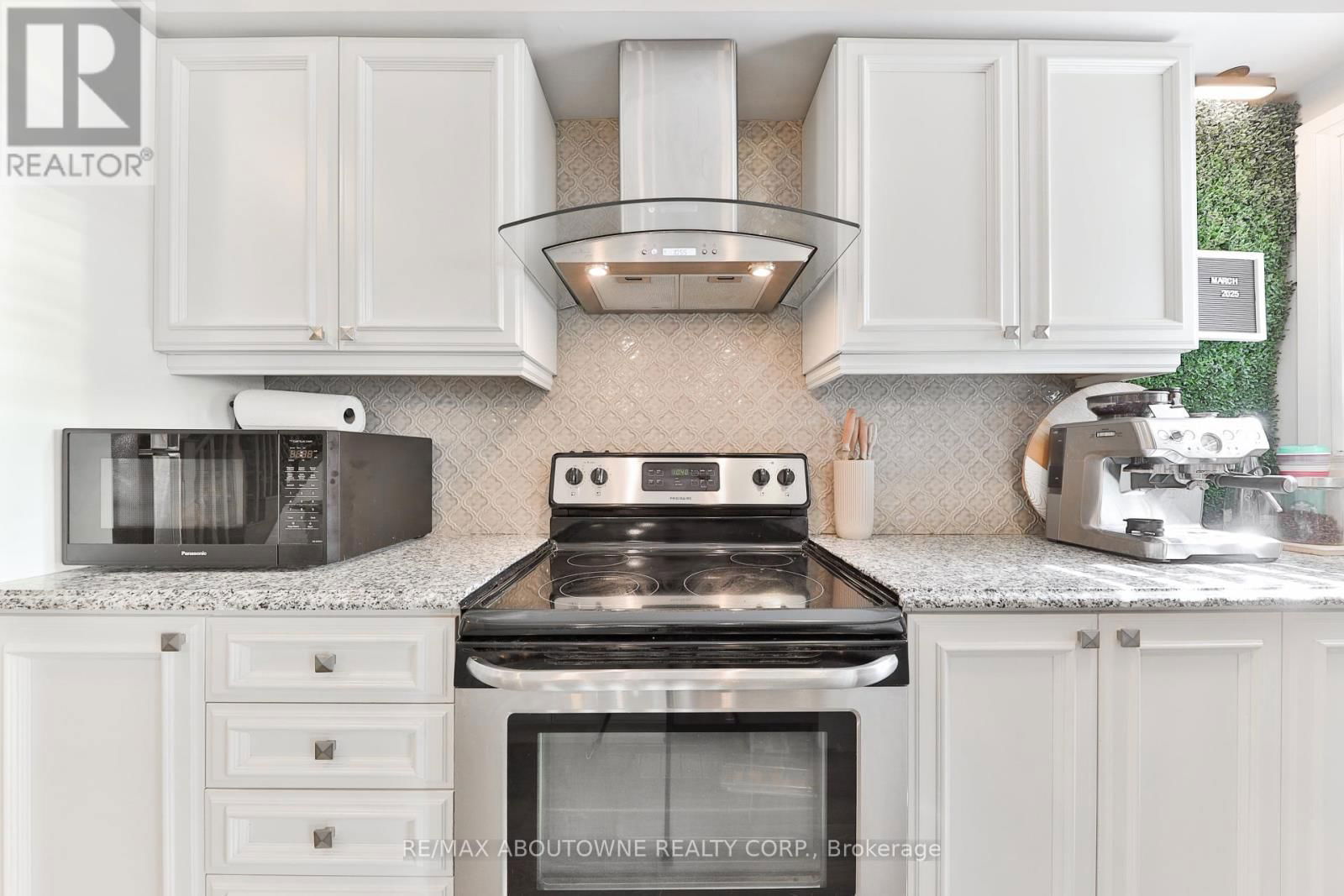 299 JEMIMA DRIVE Image 18